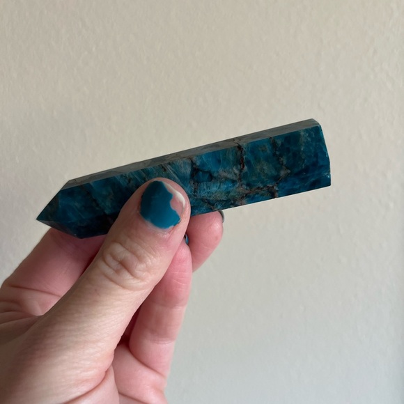 BLUE APATITE TOWER - Picture 5 of 10